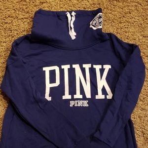 SOLD Crowl neck sweater